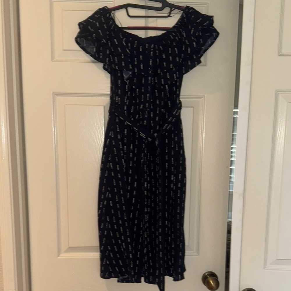 Elegant Black Dress with White Pattern